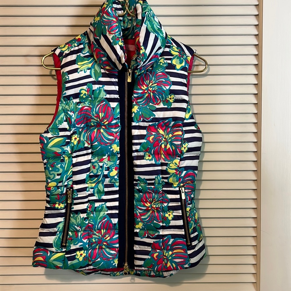 Lilly Pulitzer vest. NWOT. Super cute!